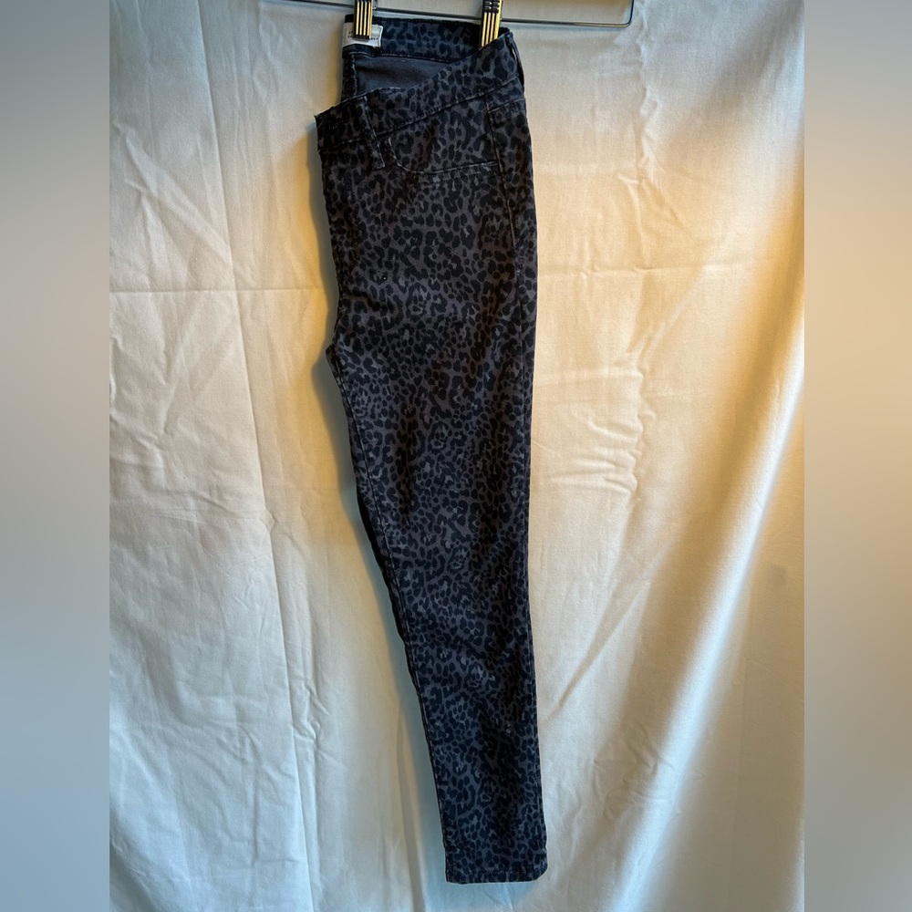 Gap Black and Gray Leopard Easy Leggings